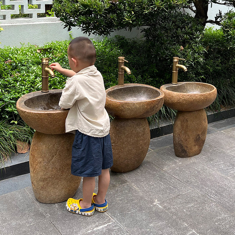 天然原石幼儿园洗手池户外鹅卵石水池石头立柱盆沙地儿童洗手台盆