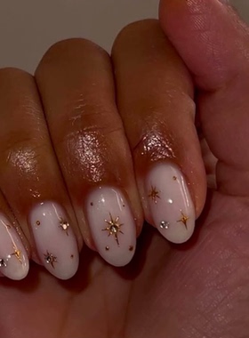 氛围乳白星芒海莉穿戴甲手工中长简约老钱美甲高级绝美杏仁指甲