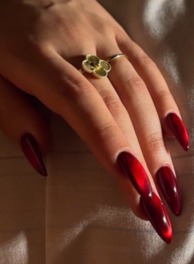 秋冬新年红色海莉穿戴甲手工中长简约老钱美甲高级绝美杏仁指甲
