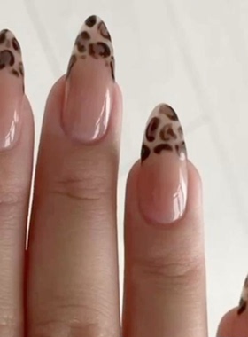 秋冬豹纹法式海莉穿戴甲手工中长简约老钱美甲高级绝美杏仁指甲