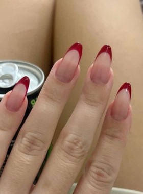 新年红色法式海莉穿戴甲手工中长简约老钱美甲高级绝美杏仁指甲