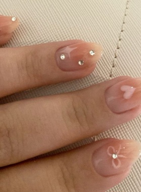 可爱橘黄爱心海莉穿戴甲手工短款简约老钱美甲高级绝美杏仁指甲