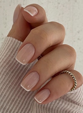 白色法式白女海莉穿戴甲手工短款简约老钱美甲高级绝美短甲指甲