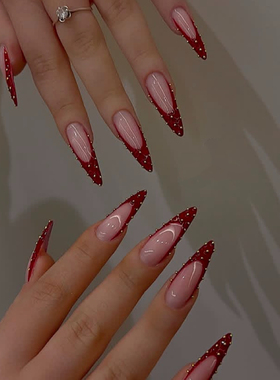 红色法式新年海莉穿戴甲手工短款简约老钱美甲高级绝美杏仁指甲