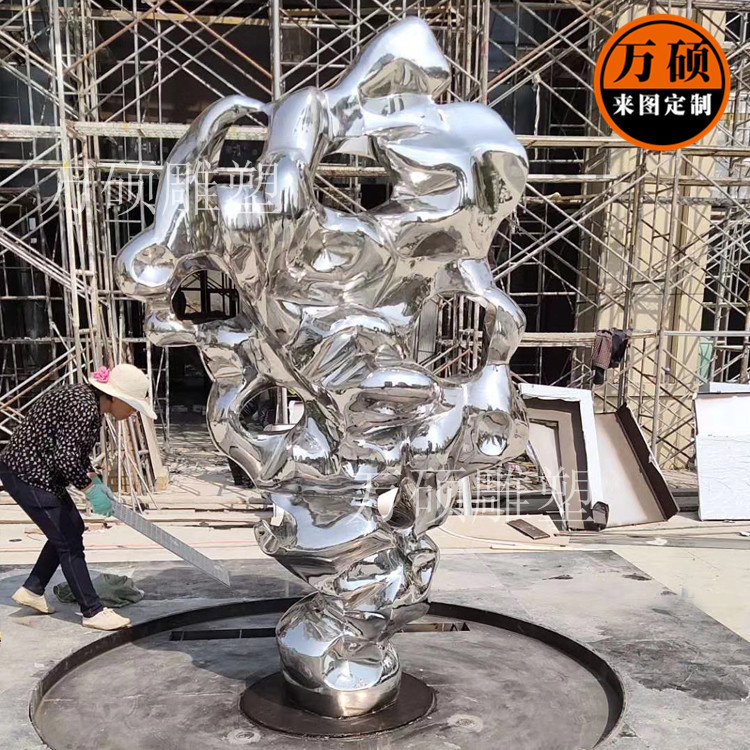 304镜面不锈钢景观雕塑制作 地产小区售楼处不锈钢太湖石石头雕塑