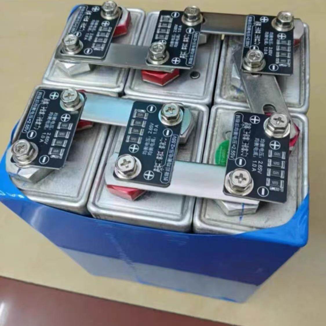 2.7V9500F法拉电容汽车强启动电源一组6个带铁连均匀板