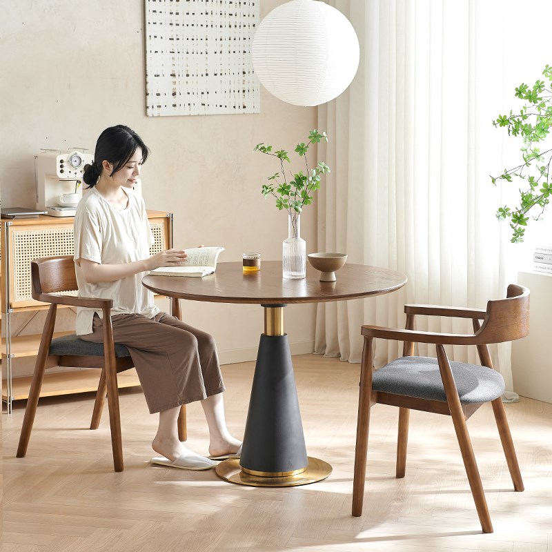 小户型实木家用阳台圆桌休闲桌子办公接待洽谈桌简约圆形桌椅组合