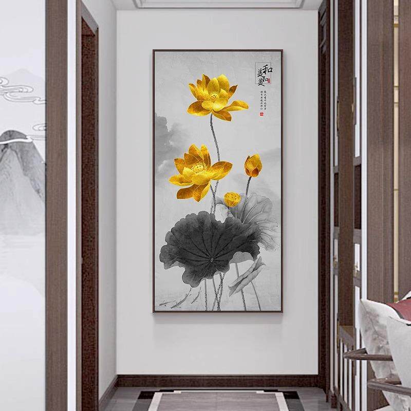 新式玄关廊装饰金色荷花画金色荷花莲花挂中画轻奢店竖版走酒过道