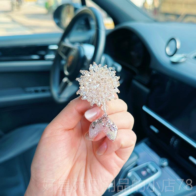 高档网红个款汽车香水风口香薰车载空调饰品车内出车装用香片美人