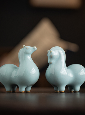 精品陶瓷汝窑小唐马摆件创意家居书房桌面装饰品茶道可养茶桌茶玩