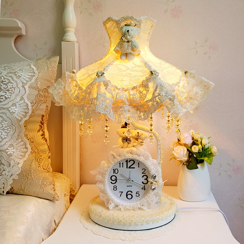 欧式结婚台灯卧室婚房床头灯女孩公主蕾丝浪漫时尚带闹钟带时钟表