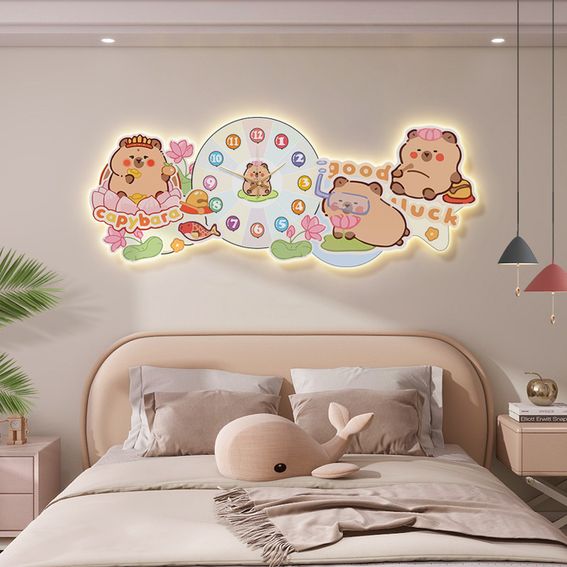 卡皮巴拉儿童房装饰画带钟表男孩女孩房间挂画卡通卧室发光壁灯画