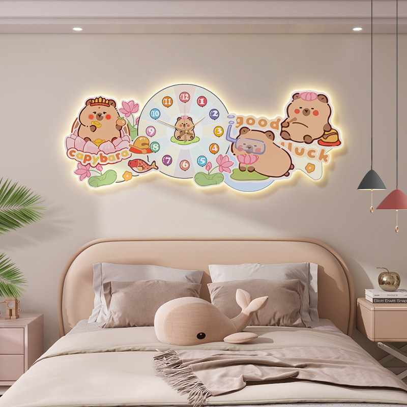卡皮巴拉儿童房装饰画带钟表男孩女孩房间挂画卡通卧室发光壁灯画