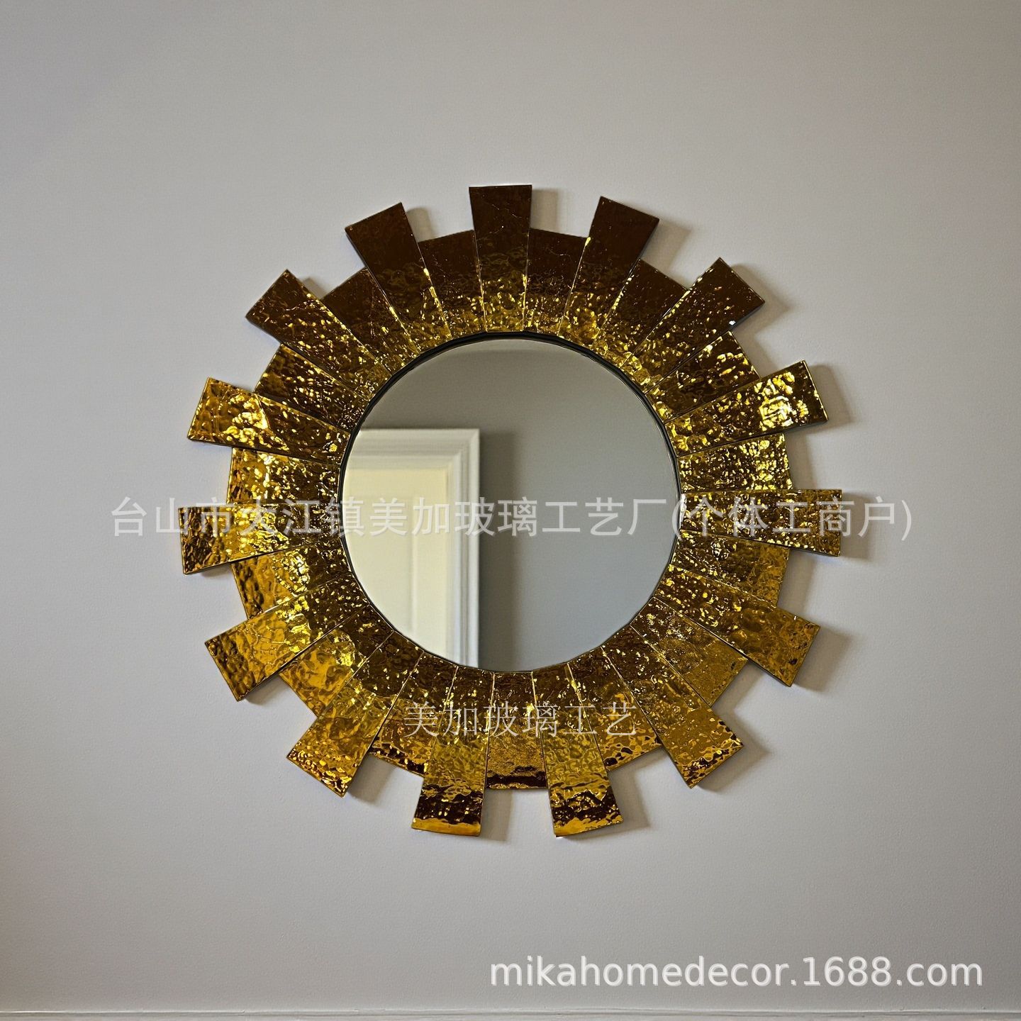 轻奢玻璃镜烤弯工艺客厅现代