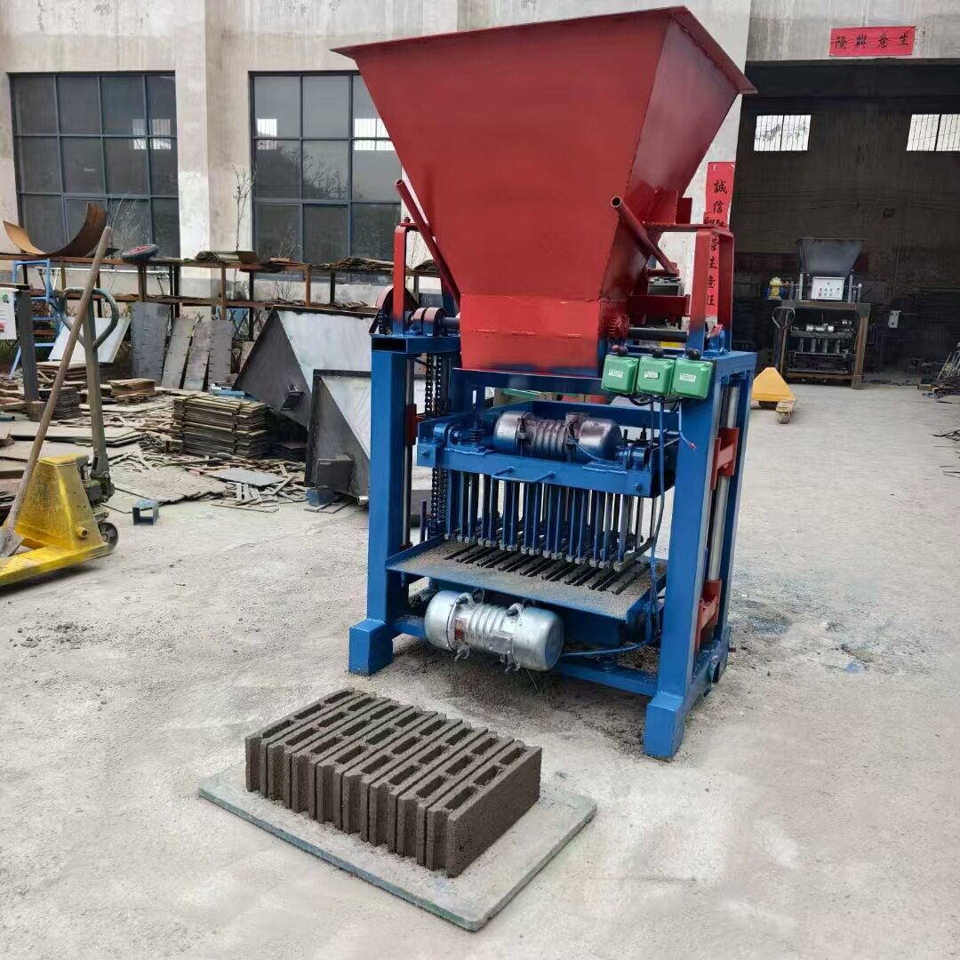 跨境免烧水泥制砖机小型空心打砖砌块成型砖机盲道条纹砖制砖机