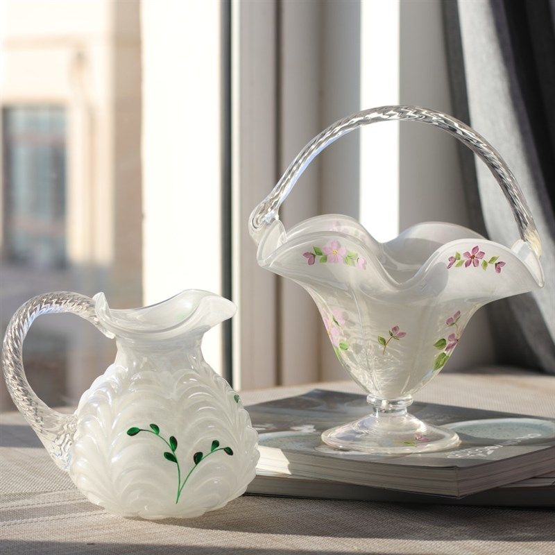 中古芬顿亮瓷白手工琉璃手绘提耳壶马蹄莲海芋玻璃花瓶插花器摆件