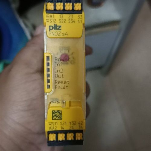 pilz安全继电器S4_750104九成新 东西实物拍摄