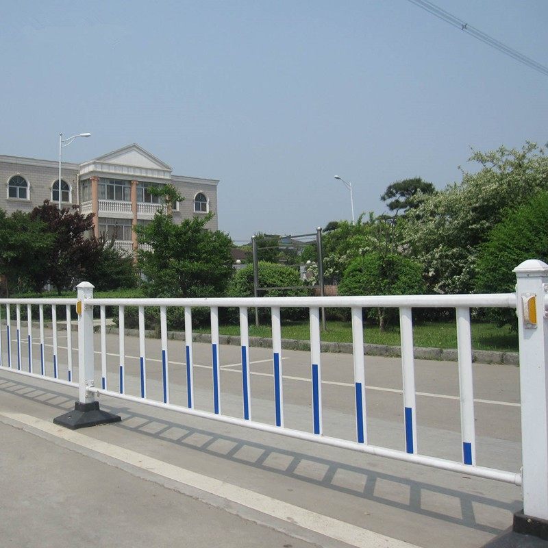 道路护栏隔离栏交通马路市政护栏围栏工程公路锌钢护栏防撞防护栏