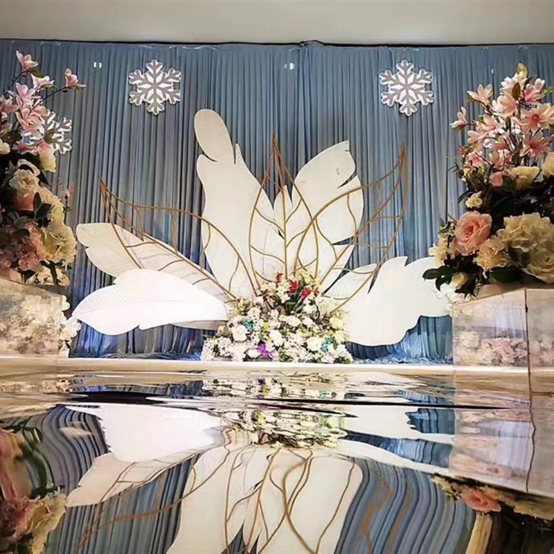 新款婚庆用品一代天骄婚庆摆件礼堂装饰铁艺羽毛屏风