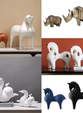 现代简约红色抽象马摆件样板间客厅办公室玄关犀牛飞马动物装饰品