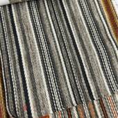 彩色细条纹面料名布风格 彩色子沙族发布红色条纹抱1909B枕细条条