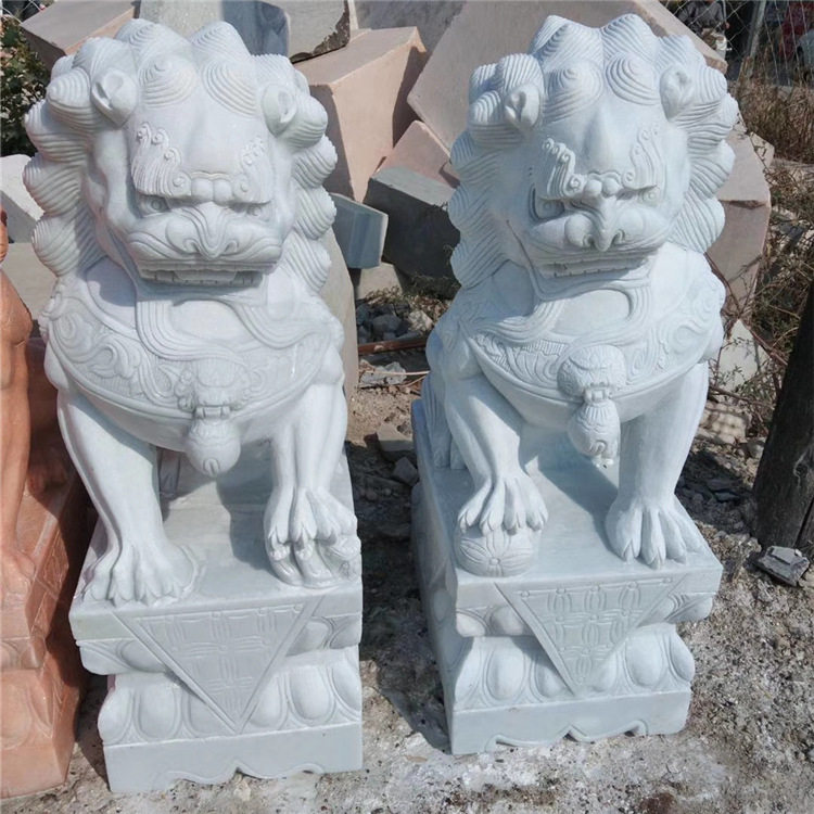 石狮子一对汉白玉雕刻摆件