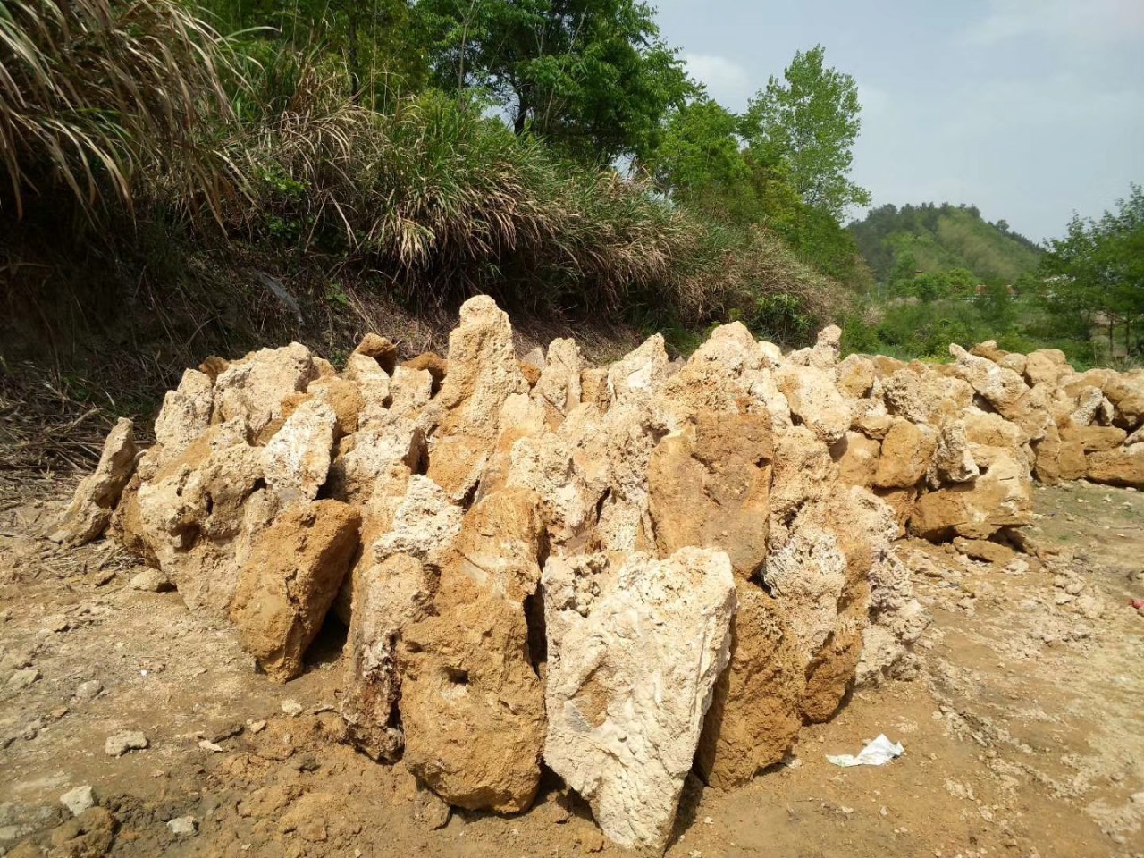 吸水石钟乳石假山制作矿山开采