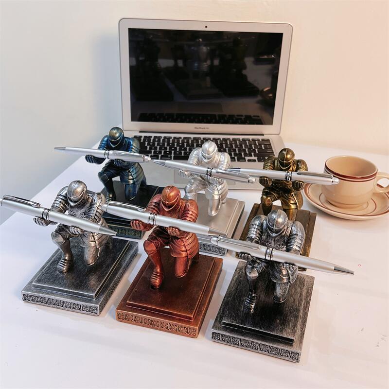 执行官士兵骑士笔座 笔插 创意笔筒笔托笔架螃蟹浩克绿巨人剪刀座