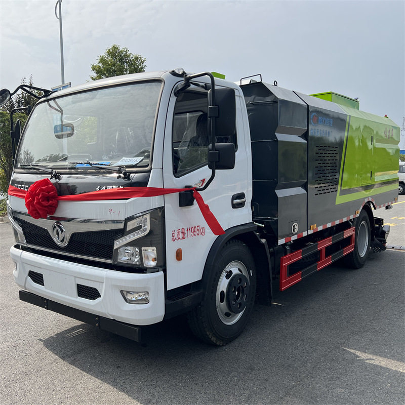 东风8方后置吸尘车 集洒水吸尘扫路于一体的多功能路面清洁车