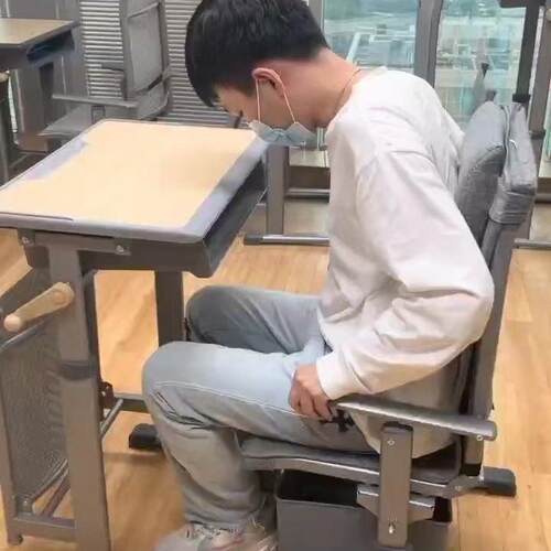 可升教室学生课ZUG降桌椅坐手摇躺可折垫叠椅午睡午休课可桌椅坐