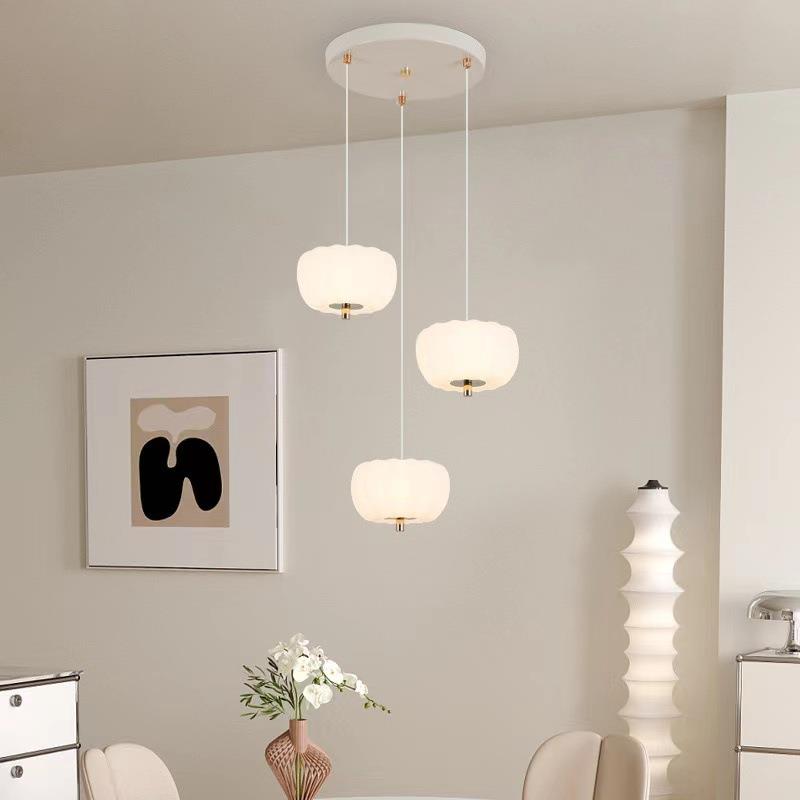 南瓜吊灯餐厅灯2023年新款吊灯三头饭店现代简约北欧PE滚塑灯罩