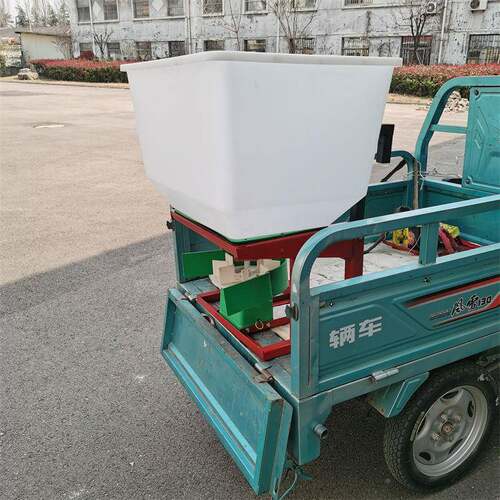 拖拉机1PCO2V小型撒肥机1料0L后2挂式V电动施肥器48V60颗粒肥扬肥
