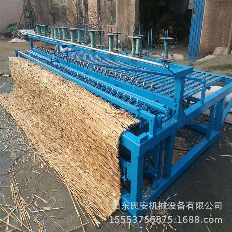 厚薄可调草毡子机电动草帘机自动匀草切边瓜果运输铺盖草席机