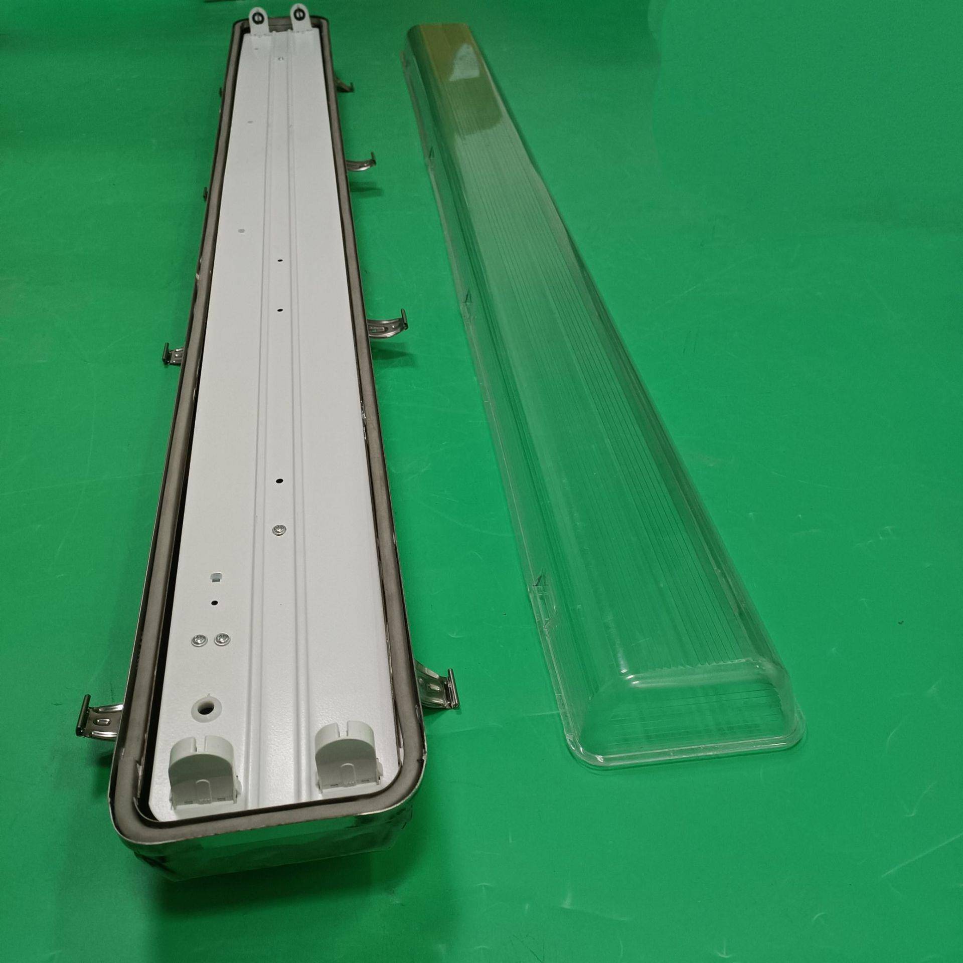 壳一1LBL体成型不锈钢三防灯.三2米双管应急t8不锈钢防灯外LED隧