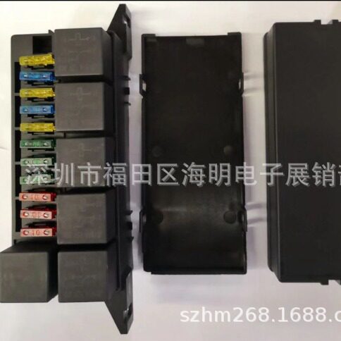 11+6车用保险丝盒总成继电器盒发动机舱保鲜盒总成车用多路保险盒