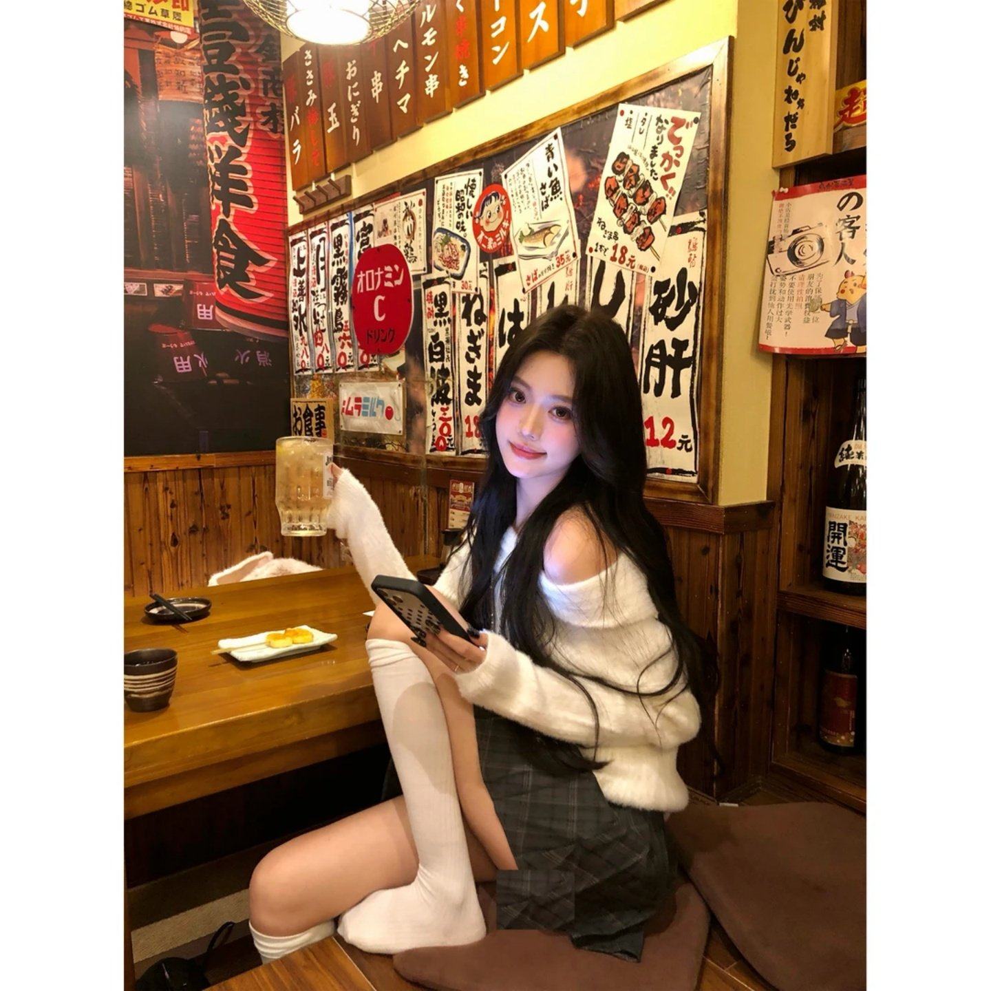 巨好看2026穿搭一整套纯欲风一字肩针织毛衣显瘦格纹低腰百褶裙