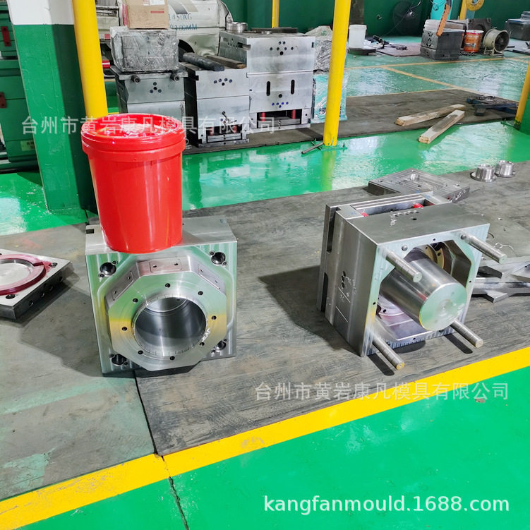 现货18L中式桶模具 现成20升美式机油桶模具 涂料桶模具