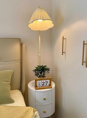 台奶油地风卧的室床头柜灯YNM一体客厅沙发旁边落灯茶几带灯