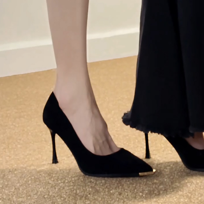 卷王家黑色高跟鞋女设计感金属尖头细跟职业通勤百搭不累脚单鞋