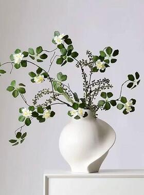 现DDT代艺白色手工花术瓶摆件关样板别墅房玄酒店简约家居饰品软