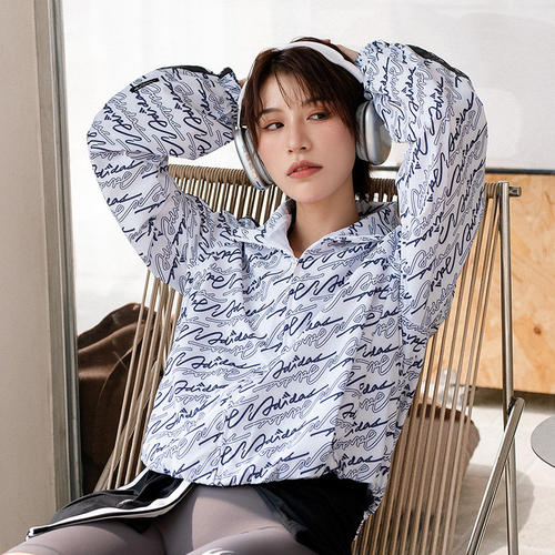adidas阿迪达斯三条纹舞动系列运动休闲连帽夹克外套春女 KS0274