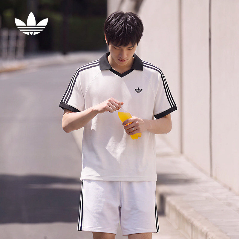 adidas阿迪达斯三叶草中性休闲风撞色运动V领短袖POLO衫 KW7399