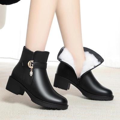 高档真新皮中年女短靴202冬款3粗跟滑软底羊毛皮鞋保暖洋气防妈妈