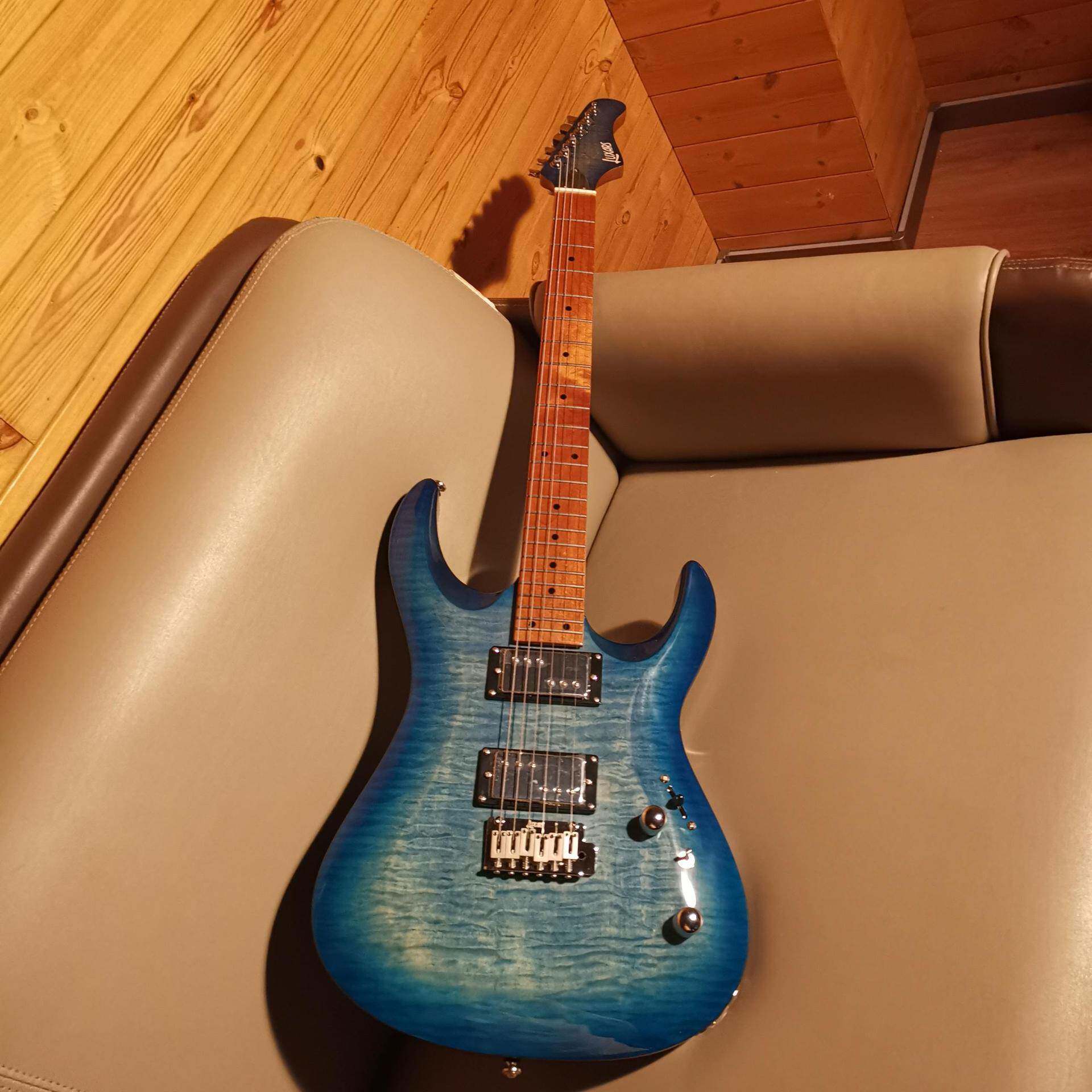 电吉他赤拾杨木碳枫木琴颈智锁n高档专业电他小G37-T-TB吉双音Mii