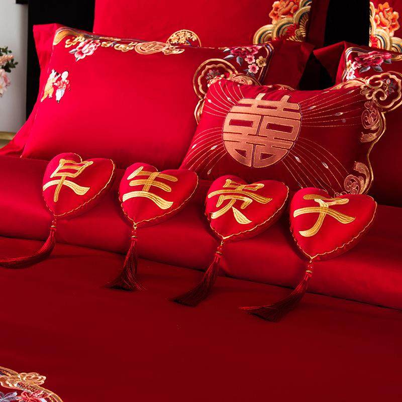 婚嫁结新房布红色爱心喜SLW字床抱枕靠垫新婚婚客厅沙发床上压娃