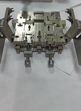 工厂钛合金五金零件精密工OUX装气动剪脚脱夹具厂PCB板具脚治家