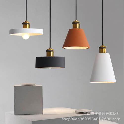 现代简约吧台餐厅三头小吊灯 北欧工业餐桌饭厅灯卧室床头led灯具