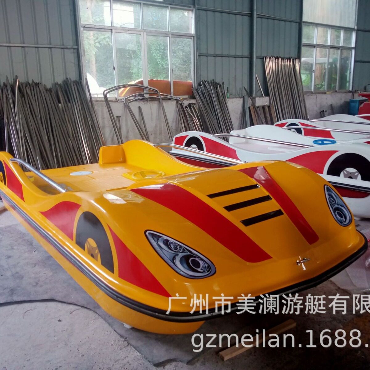 水上5人玻璃钢跑车脚踏船景区休闲娱乐自动排水游玩游船户外