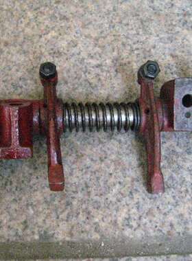 销售江西南昌凯马柴油机X4105下侧盖板摇臂轴摇臂总成等系列配件