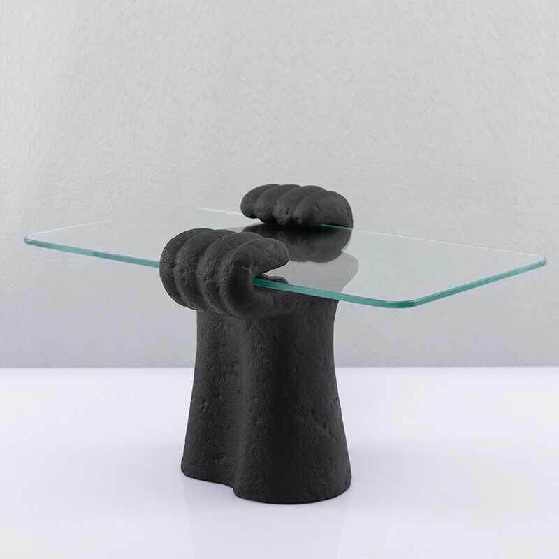 现代抽IYH象设计师双手举托盘厅茶客几样板间软装纳饰品创托意收